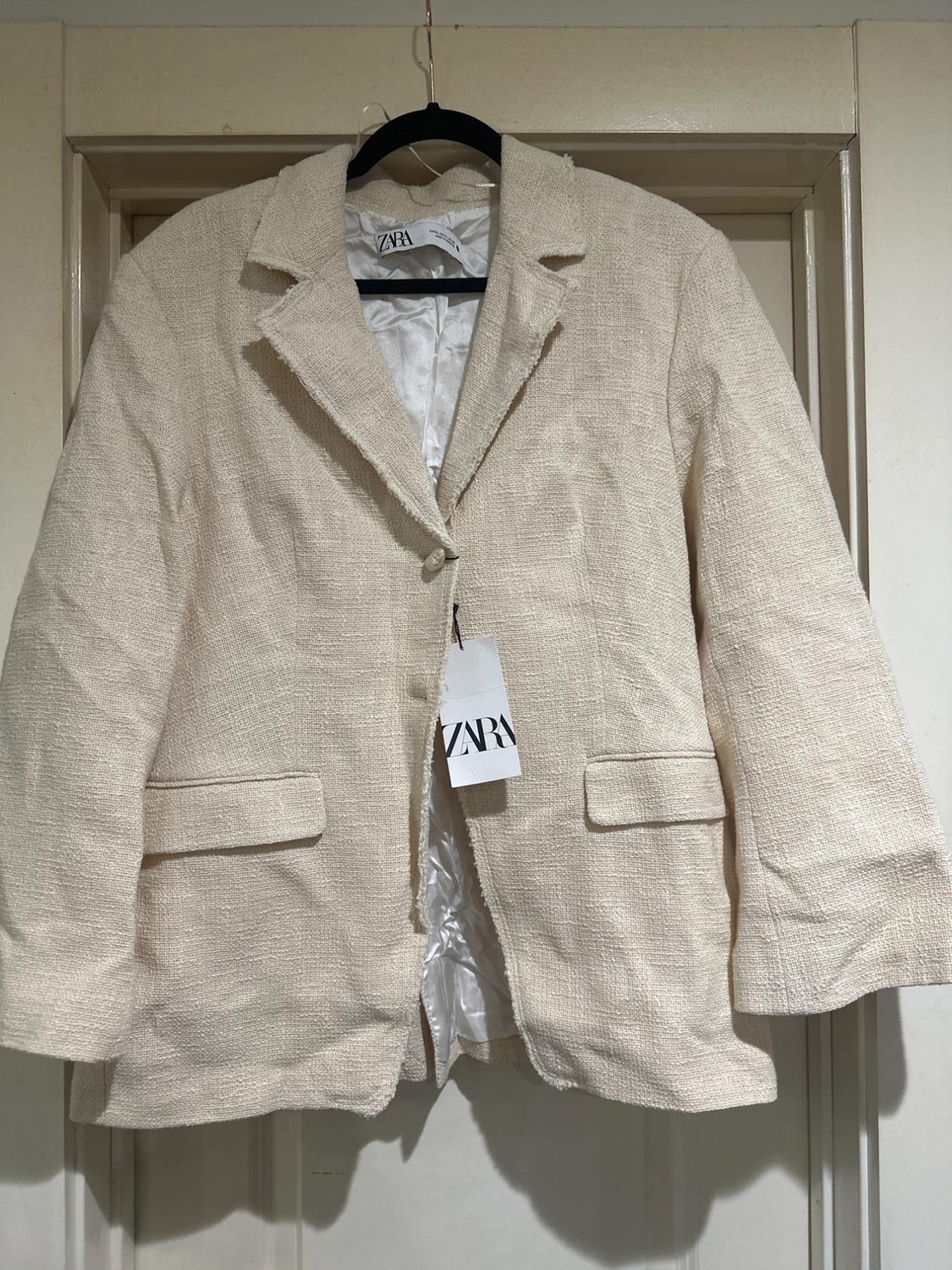 TEXTURED POCKET BLAZER