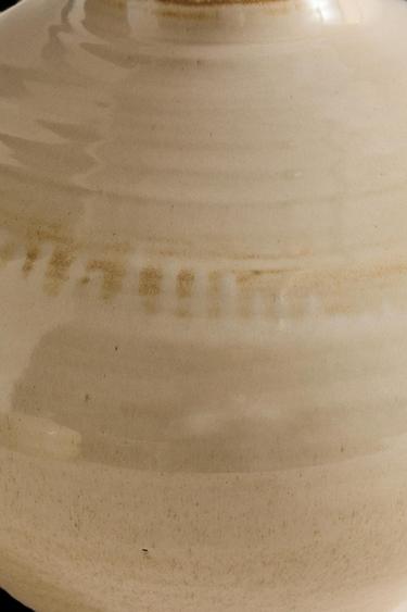 GLASIERTE STEINGUTVASE - Cremefarben von Zara