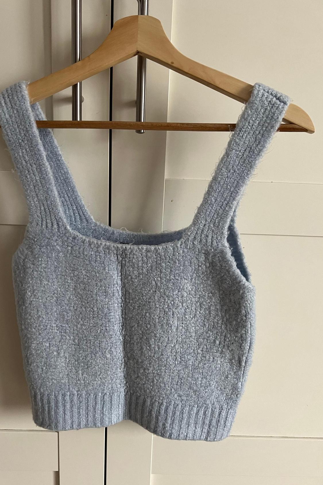 KNIT TOP WITH FLORAL EMBROIDERY - Image 2