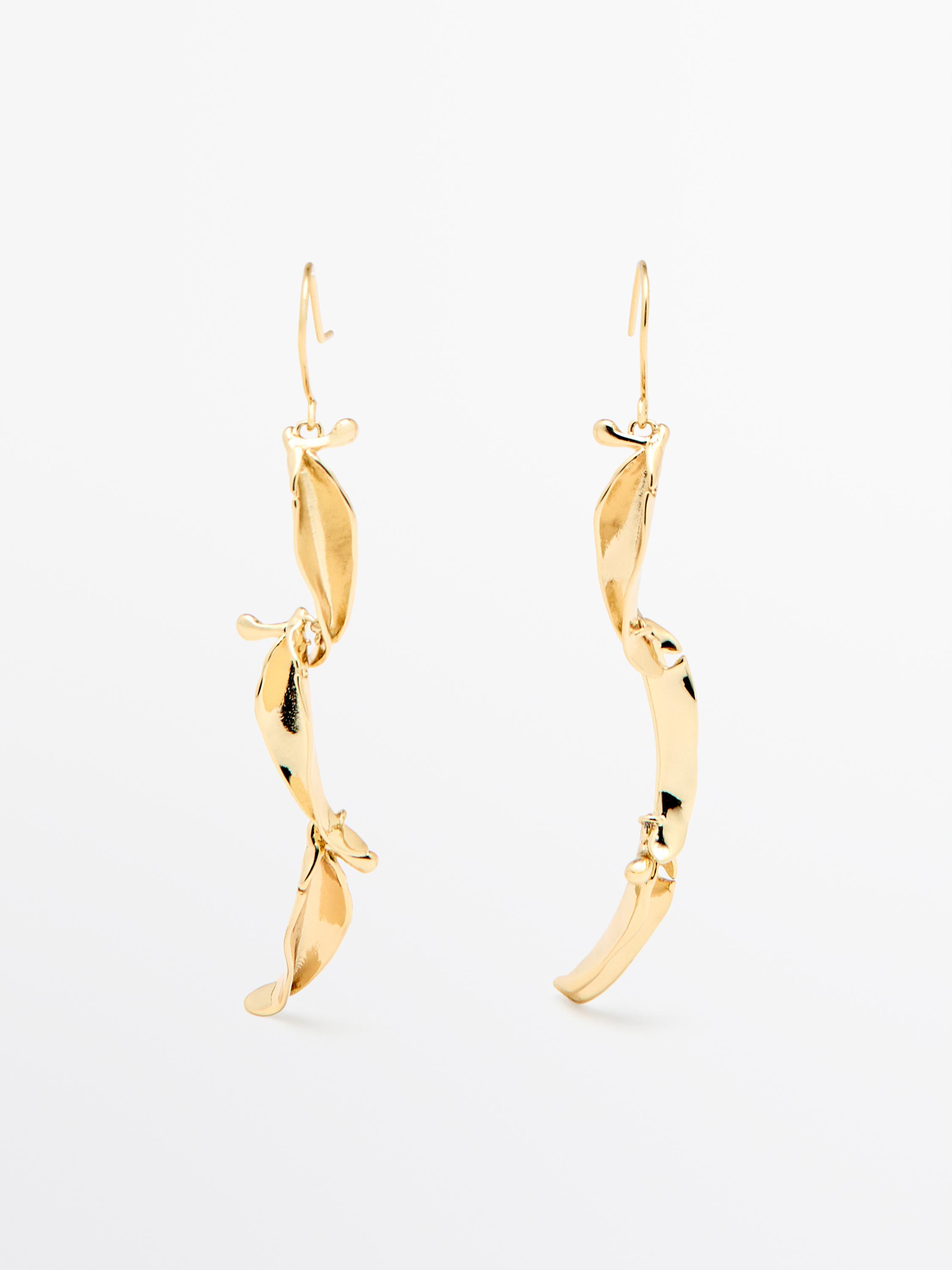 Leaf dangle earrings
