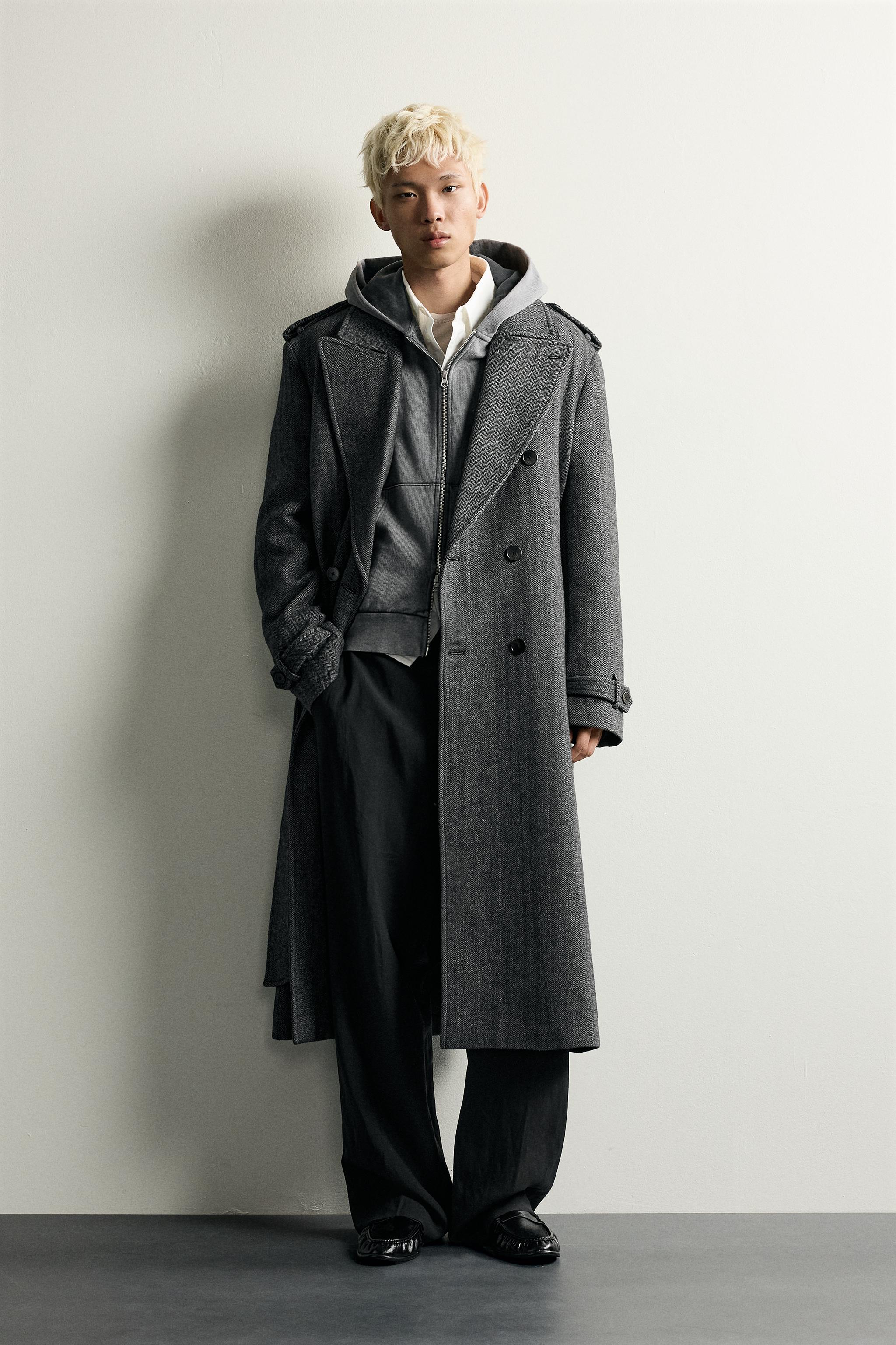 DOUBLE-BREASTED WOOL COAT WITH BELT