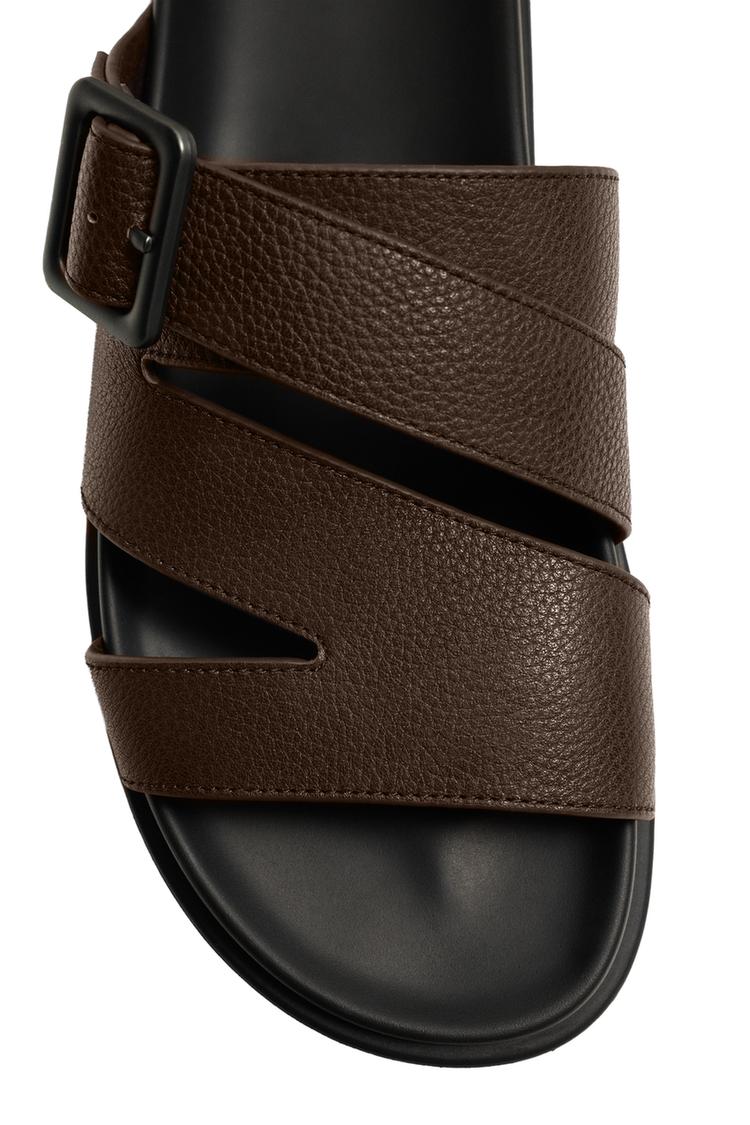 SANDALIAS DE CUERO CON TIRAS 3