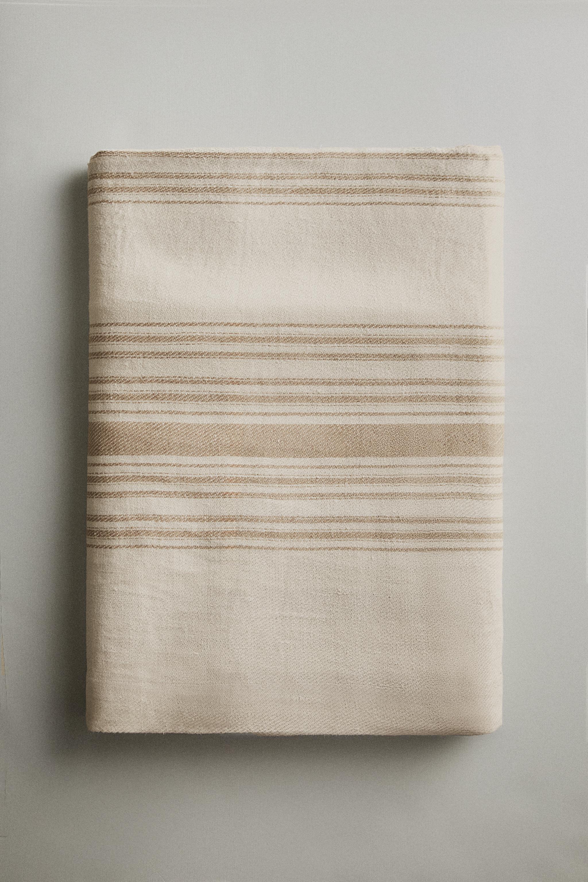 EXTRA-LARGE STRIPED LINEN BLANKET