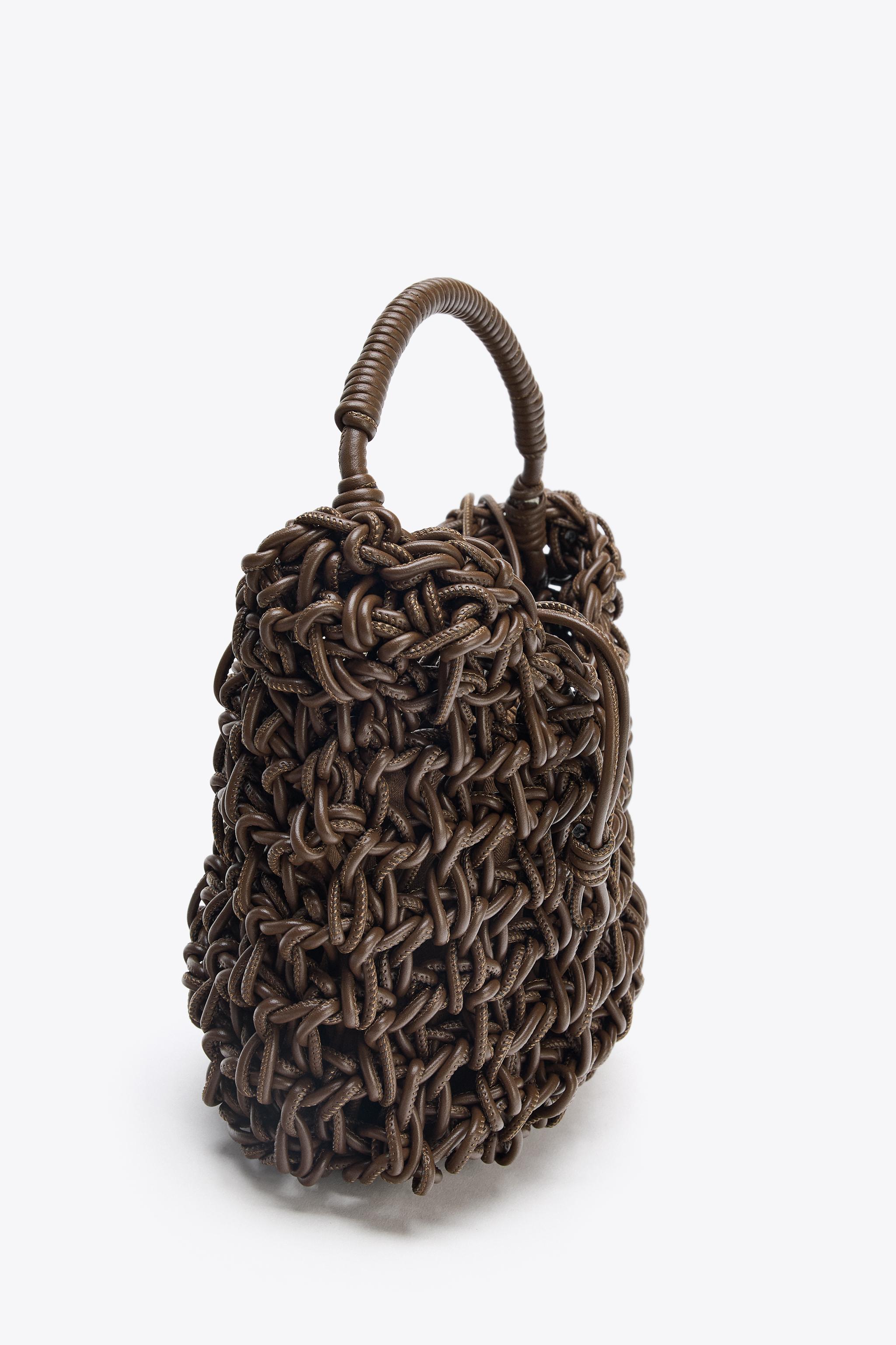 TOPSTITCHED WOVEN HANDBAG