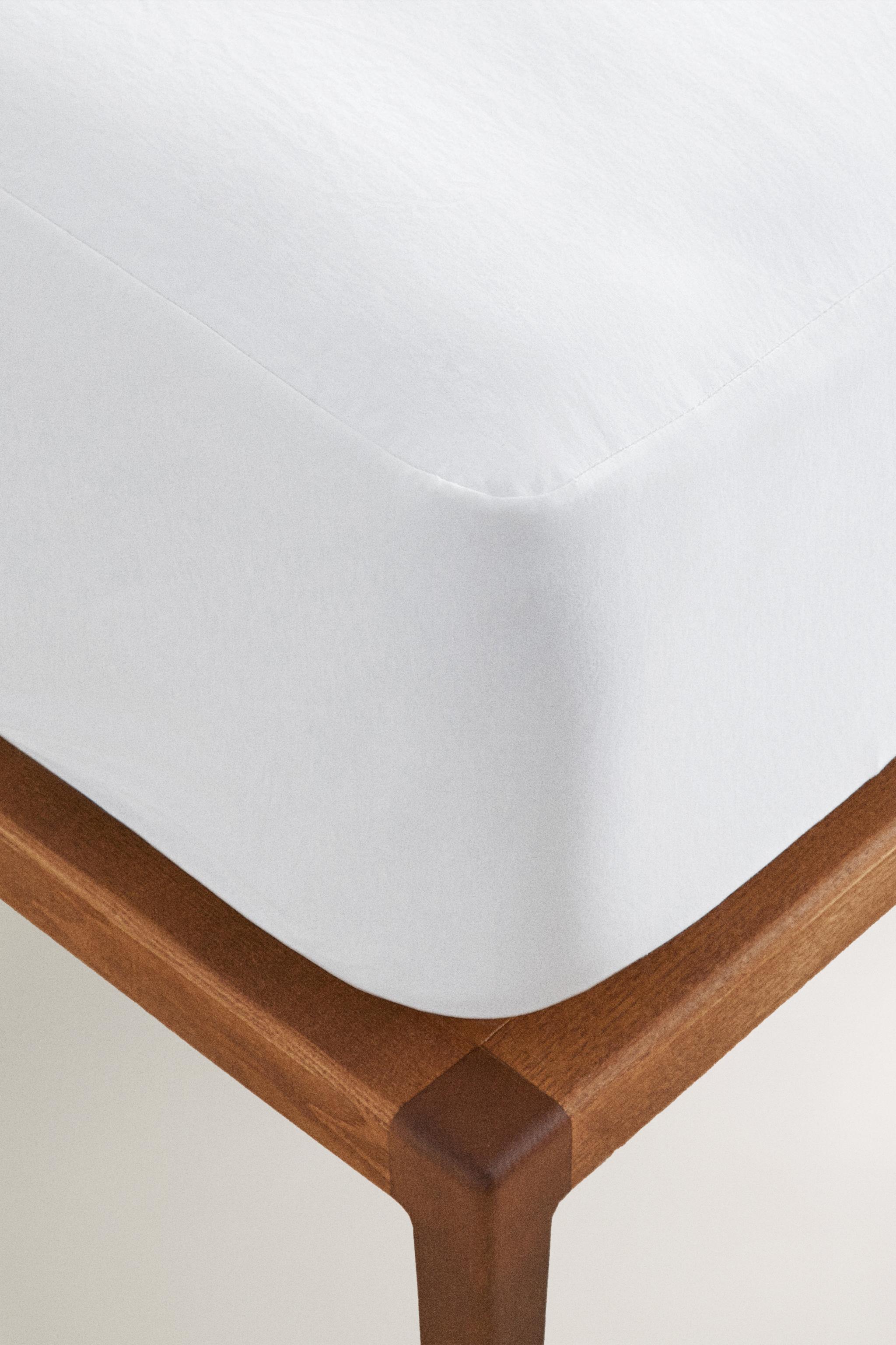 WATERPROOF COTTON JERSEY MATTRESS PROTECTOR — White