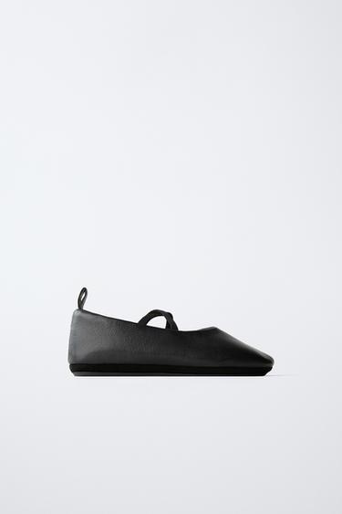 BAILARINA PIEL - Negro de Zara
