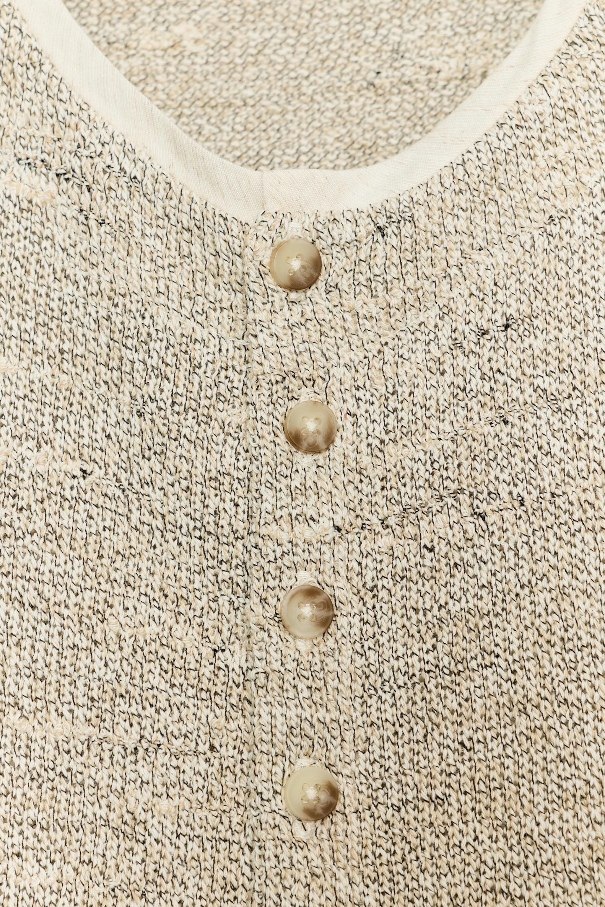 BUTTONED VEST TOP