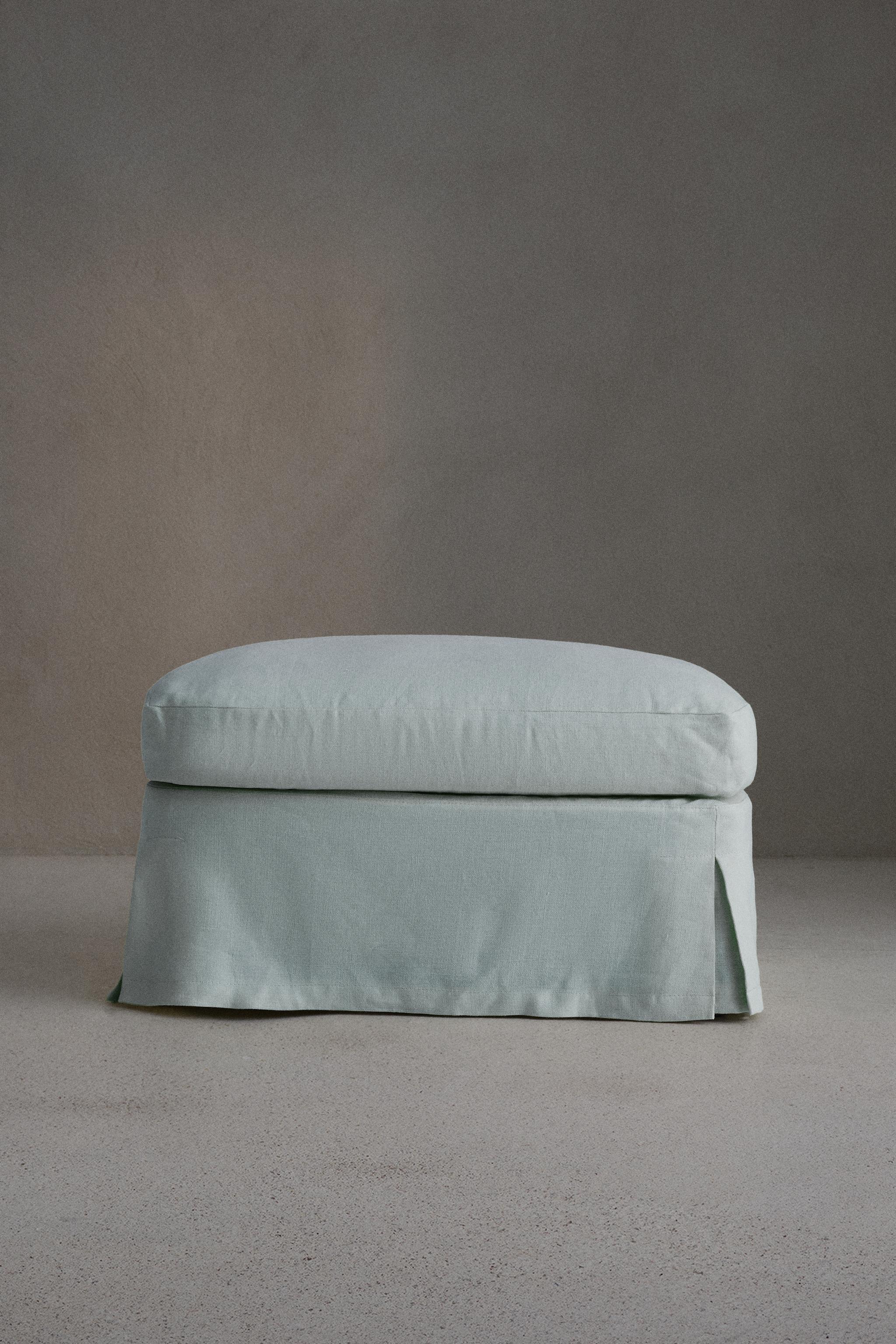 FOOTSTOOL 01 LINEN COVER — Mid-blue