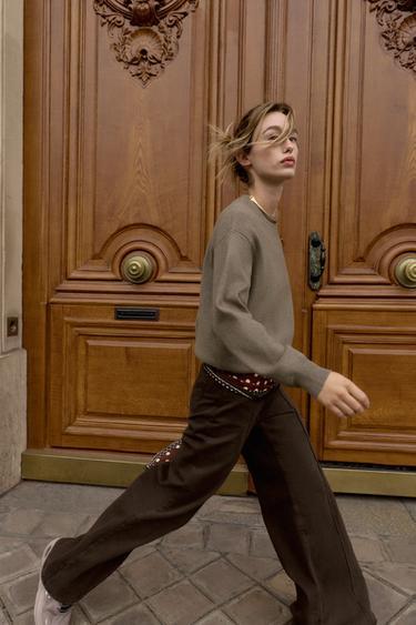 PULL EN MAILLE UNI - Vison moyen de Zara - Image 2