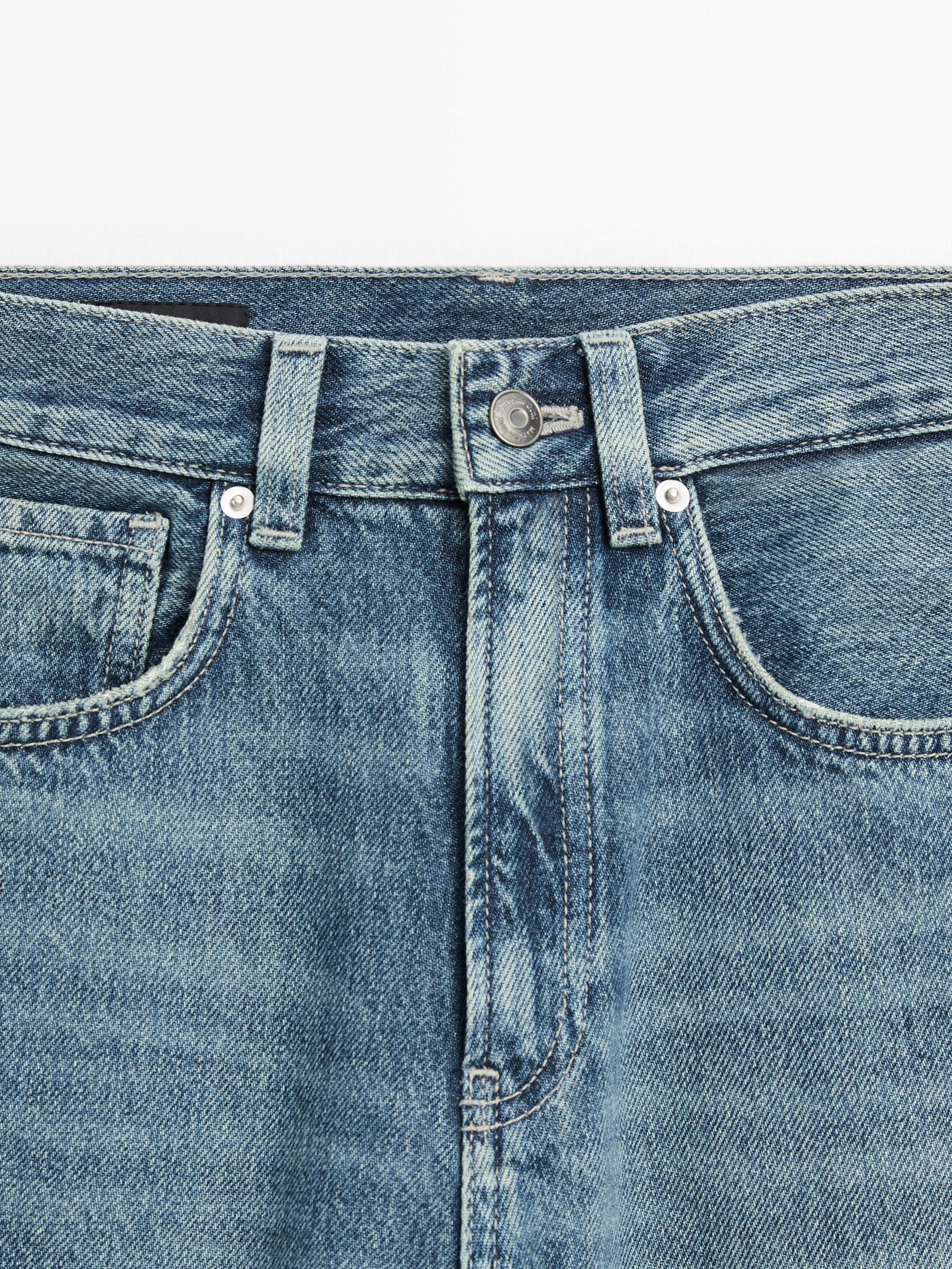 High-waist wide-leg jeans