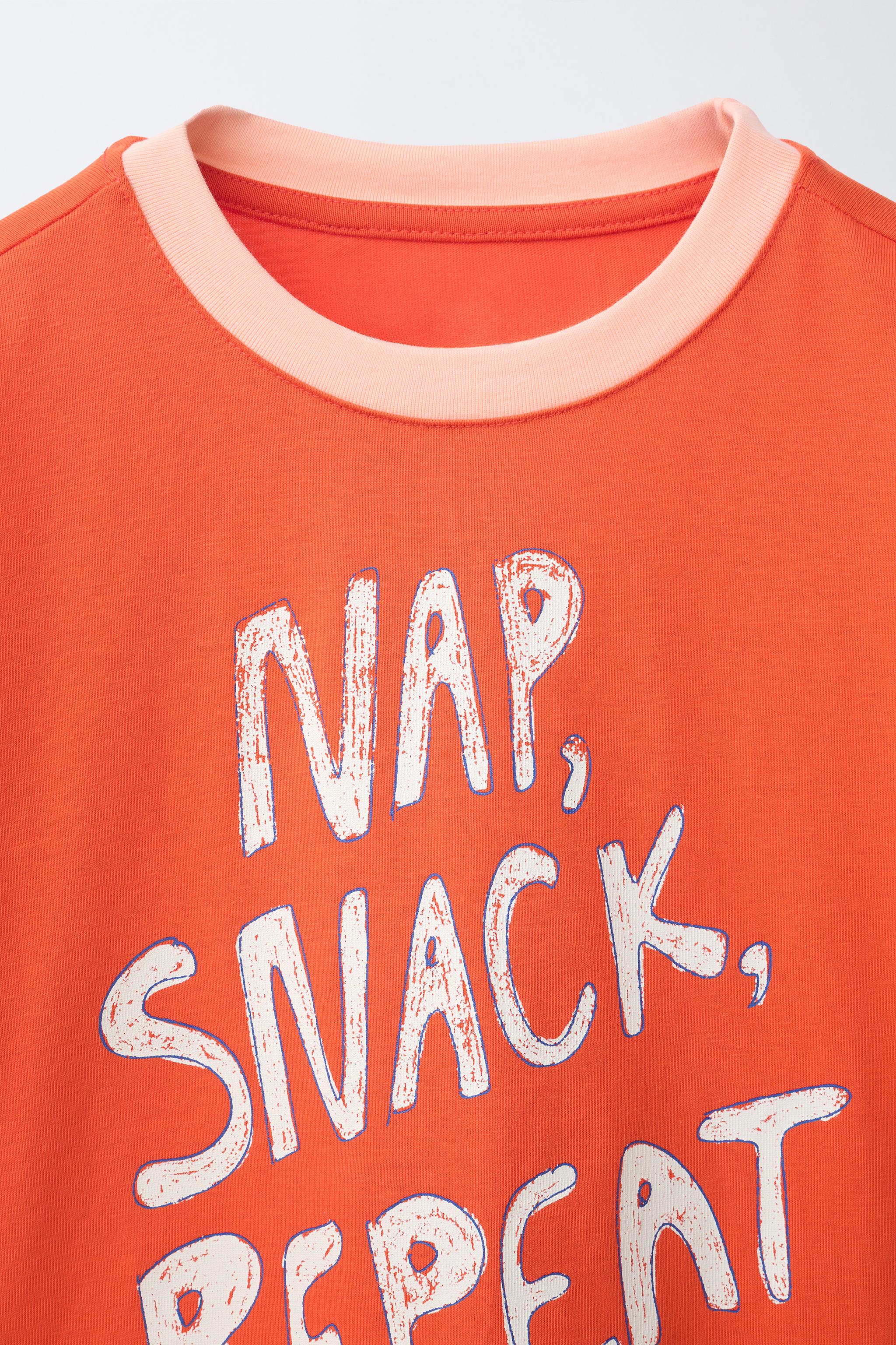 CONTRAST TEXT T-SHIRT