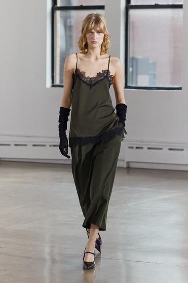 BERMUDA LARGA PINZAS  ZW COLLECTION - Khaki de Zara - Imagen 0