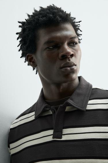 POLO REGULAR FIT À RAYURES - Écru / Marron de Zara - Image 4