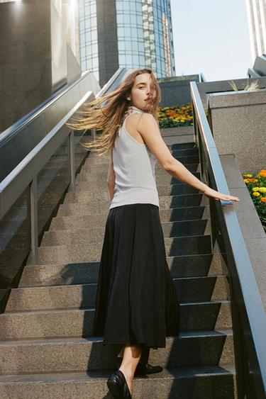تنورة ZW كوليكشن انسيابية - أسود الخاص بـ Zara