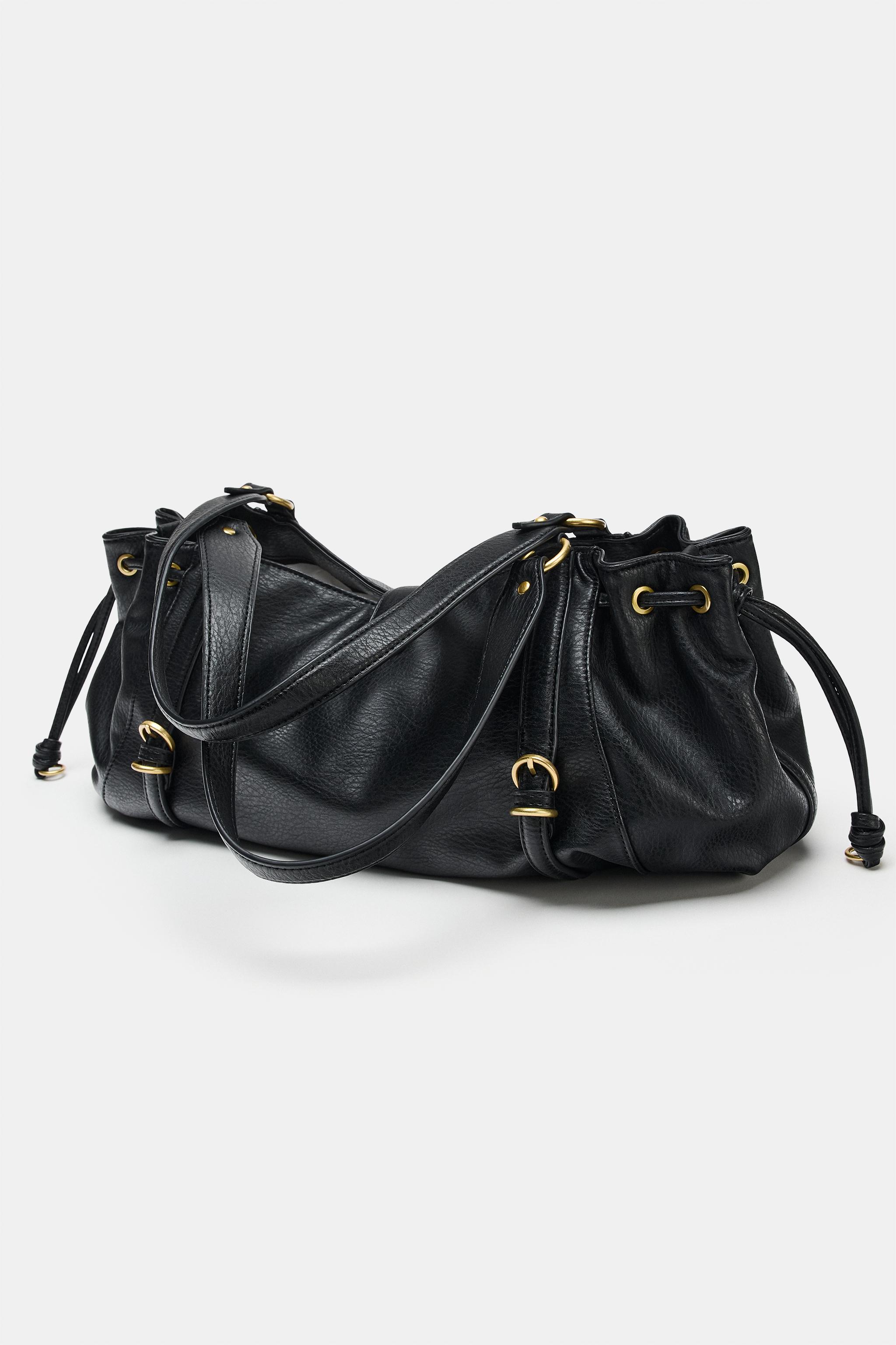 Bowling bag with ring detail