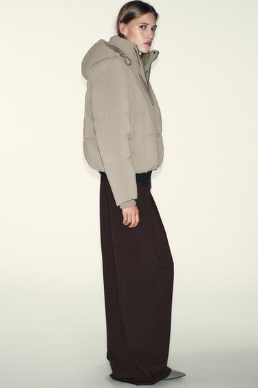 ANORAK COURT À CAPUCHE DÉPERLANT COUPE-VENT - Marron clair de Zara - Image 2