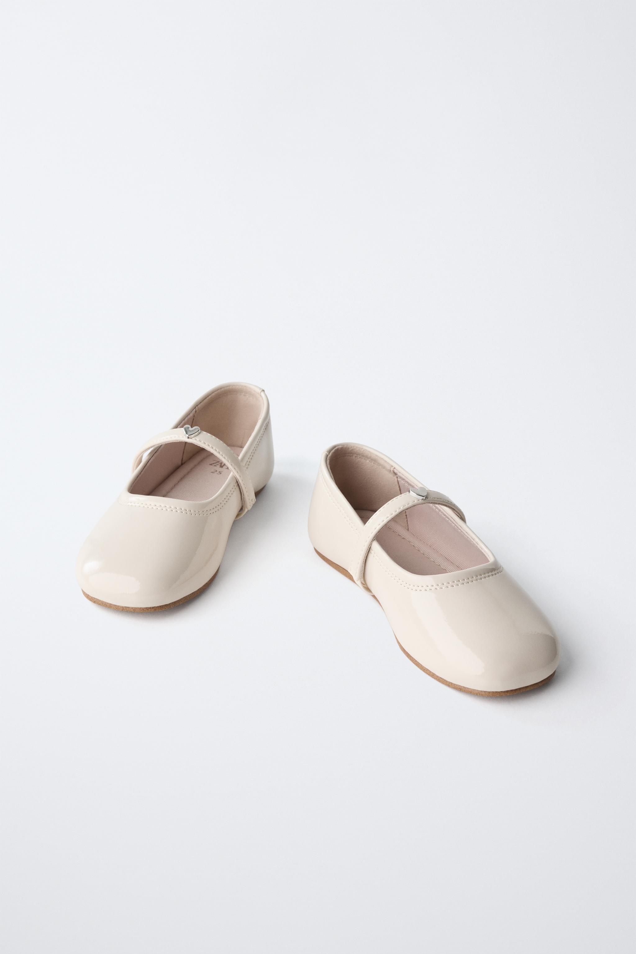 PATENT LEATHER BALLET FLATS WITH HEART