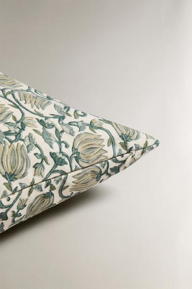 HOUSSE DE COUSSIN FLEURS - Vert clair de Zara - Image 4
