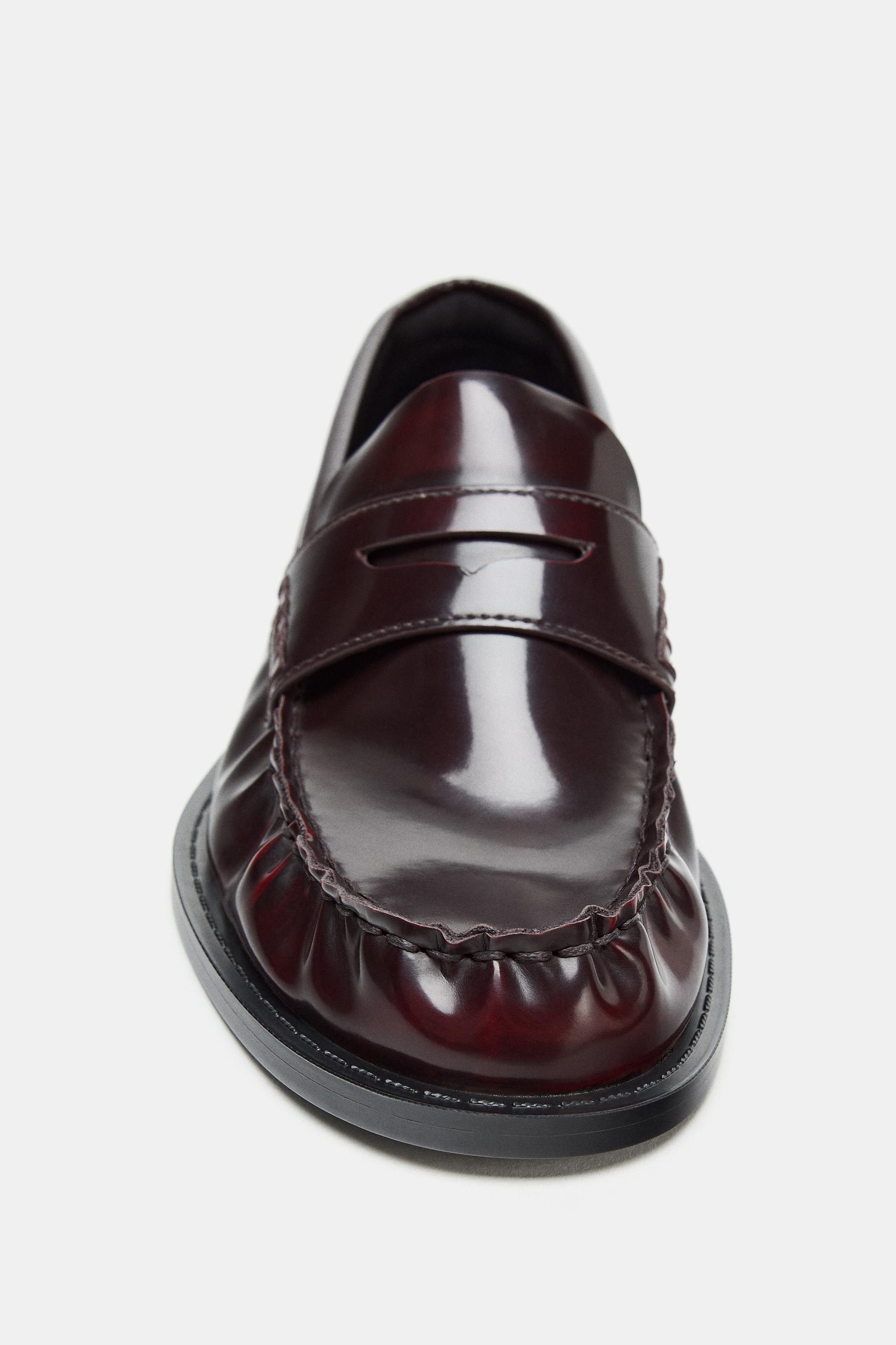 PATENT EFFECT LOAFERS