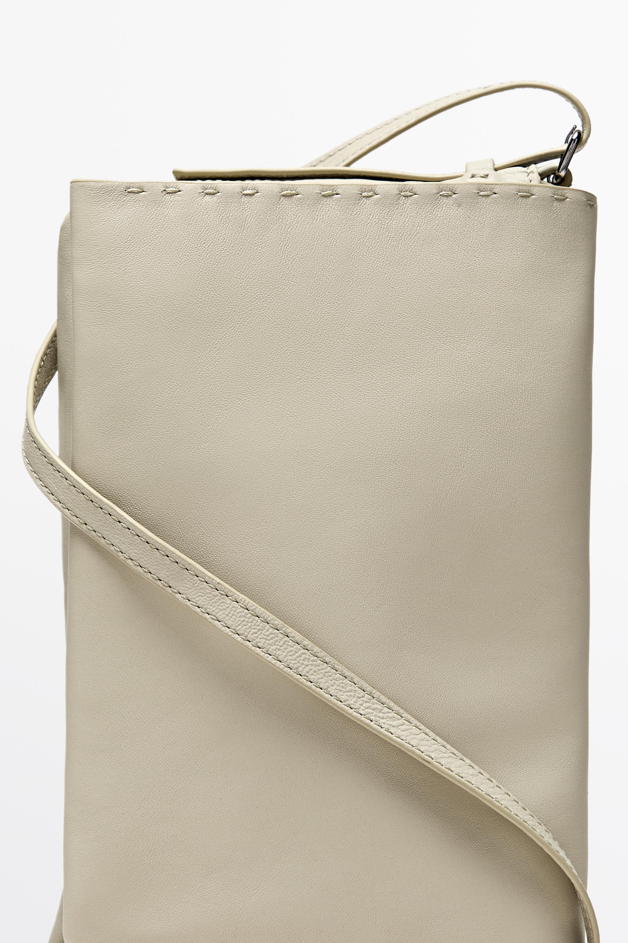 Sac bandoulière en cuir nappa à surpiqûres
