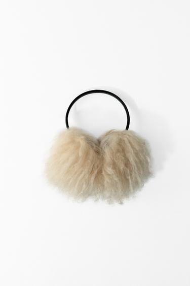 CACHE-OREILLES CUIR 100 % EFFET FOURRURE - Écru de Zara