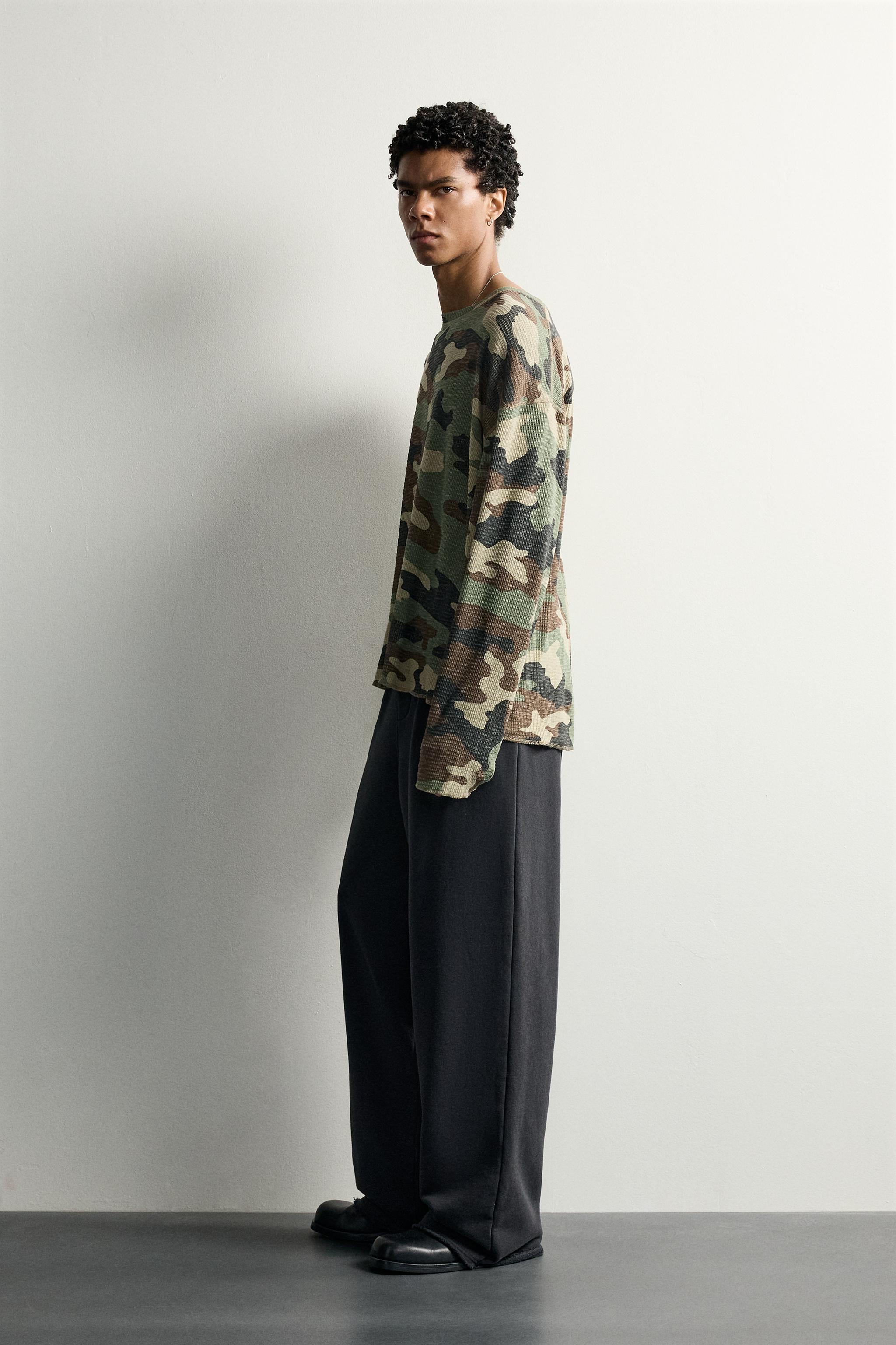 ABSTRACT PRINT WAFFLE-TEXTURE SWEATSHIRT