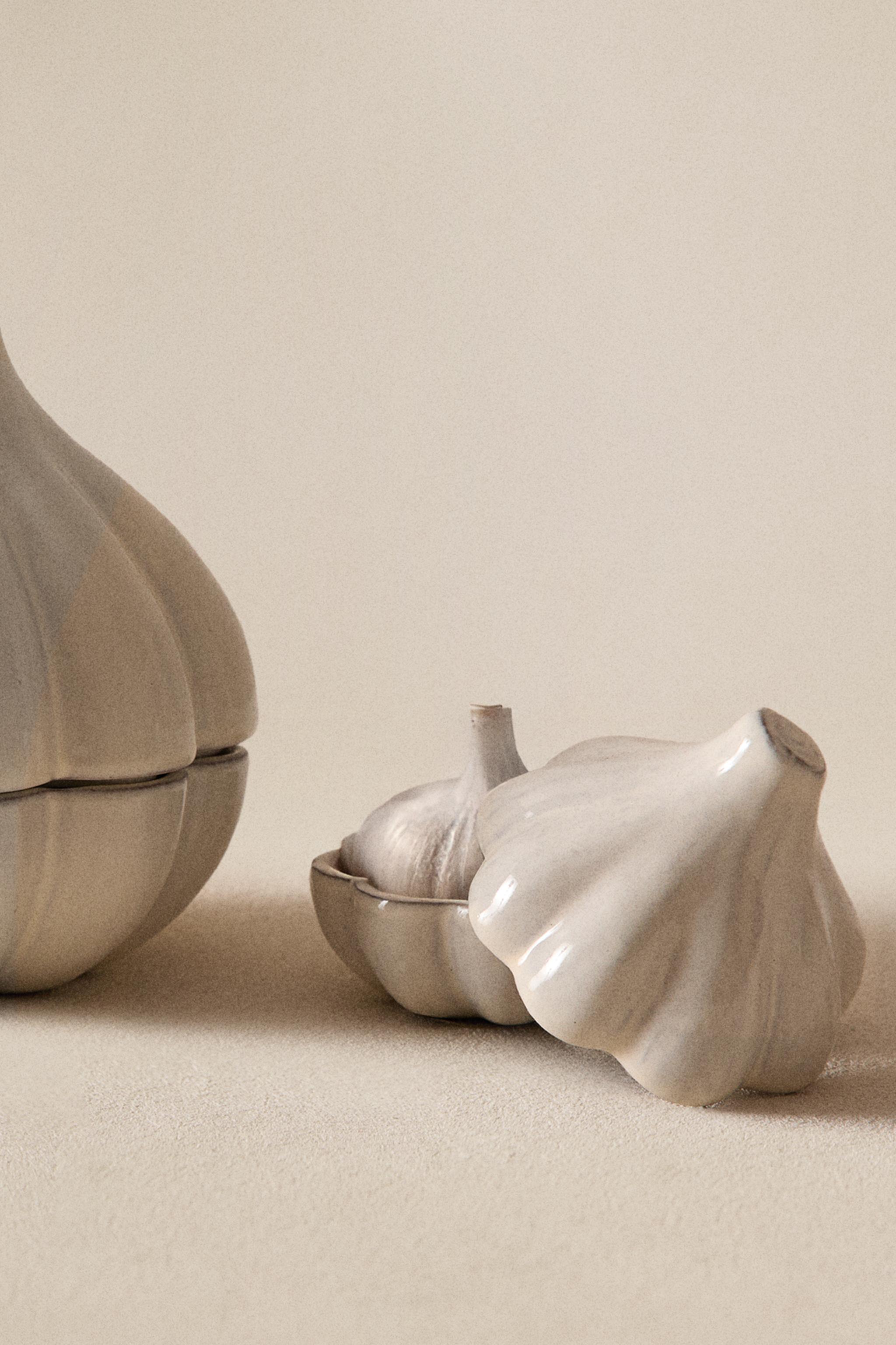 TERRACOTTA GARLIC STORAGE JAR - Cream | ZARA United States