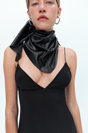 ТРУГОЛЬНАЯ БАНДАНА ИЗ 100% КОЖИ — ЧЕРНЫЙ от Zara — изображение 0