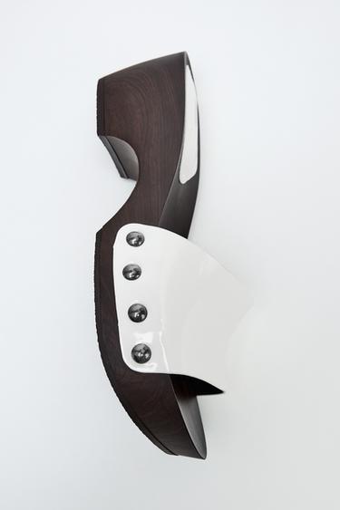 Zara PATENT FINISH WEDGE SANDALS - white