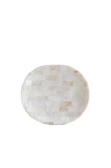 MOTHER-OF-PEARL-EFFECT BATHROOM SOAP DISH - Light beige by Zara