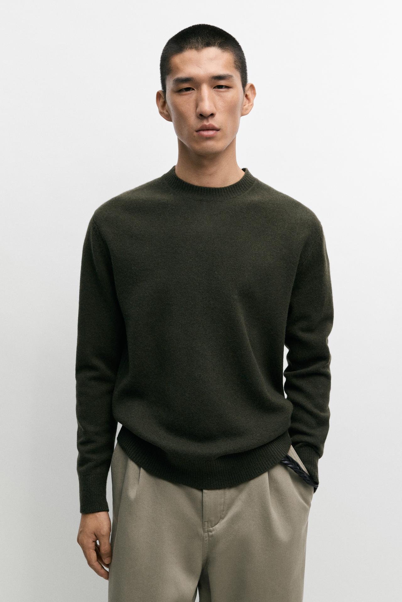 100% wool knit sweater with round neck — Dark coral