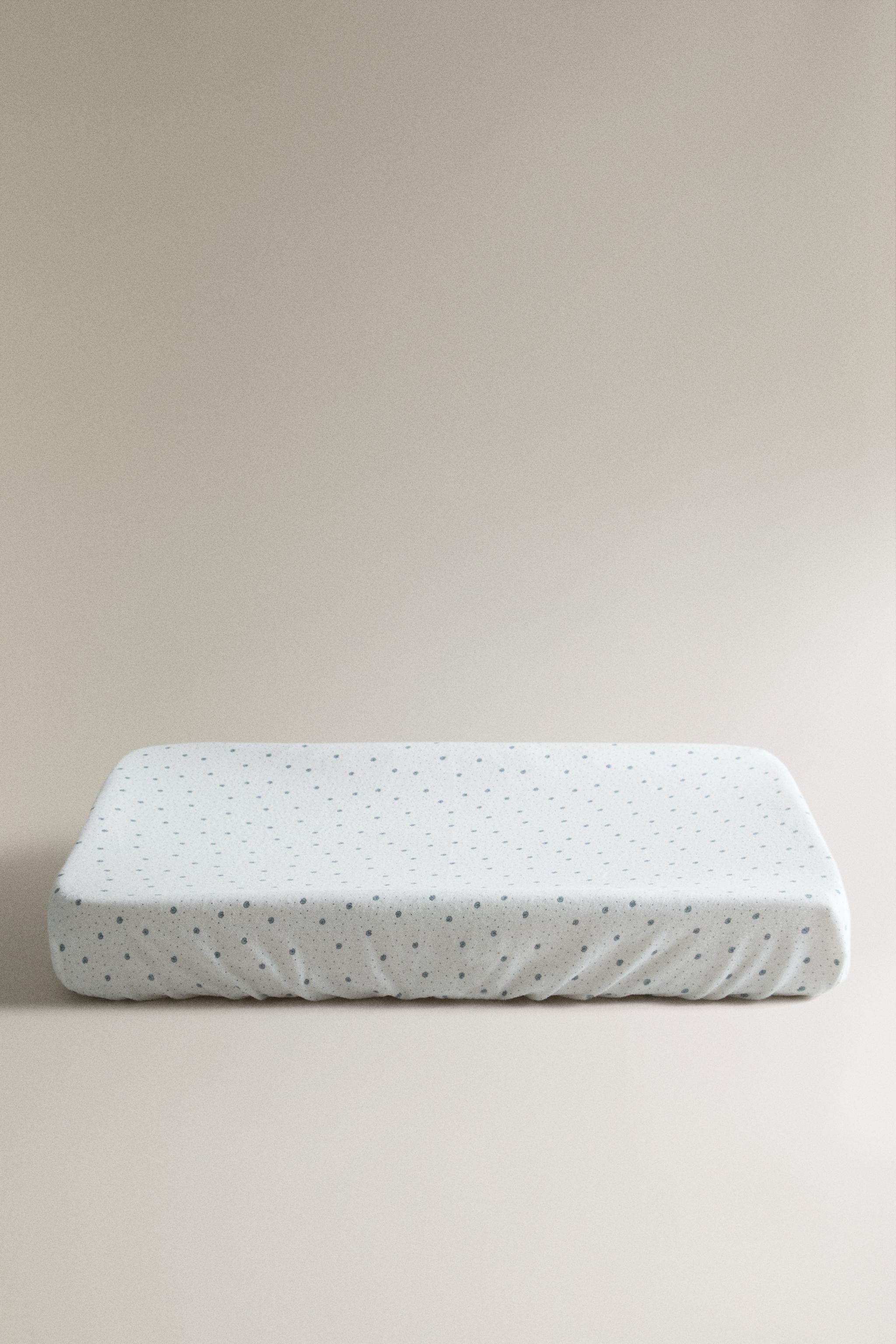 Zara LEAF PRINT BABY CHANGING MAT COVER