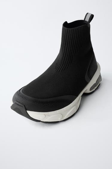 BASKETS MONTANTES CHAUSSETTE - Noir de Zara - Image 2