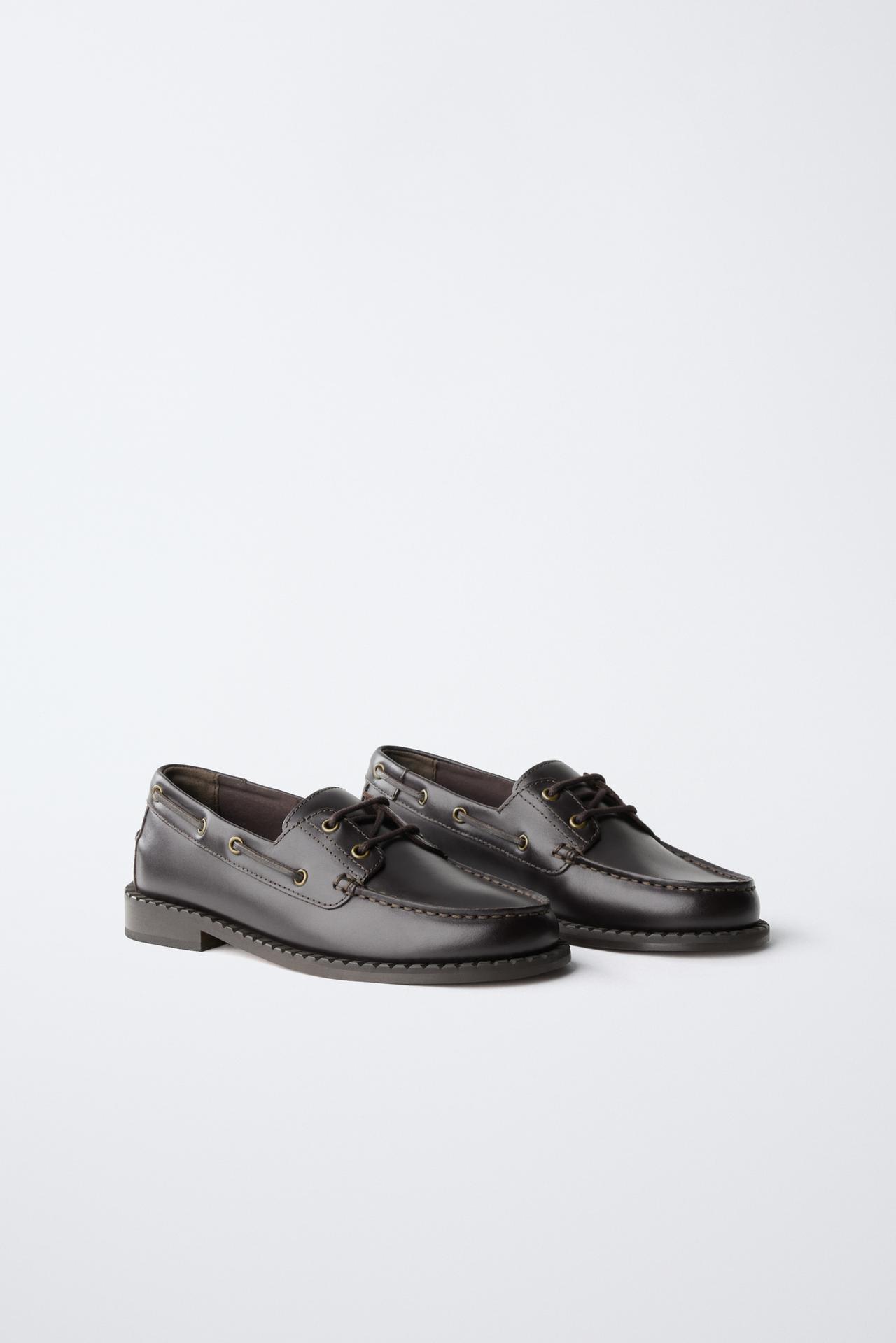LEATHER BOAT SHOES — Maroon