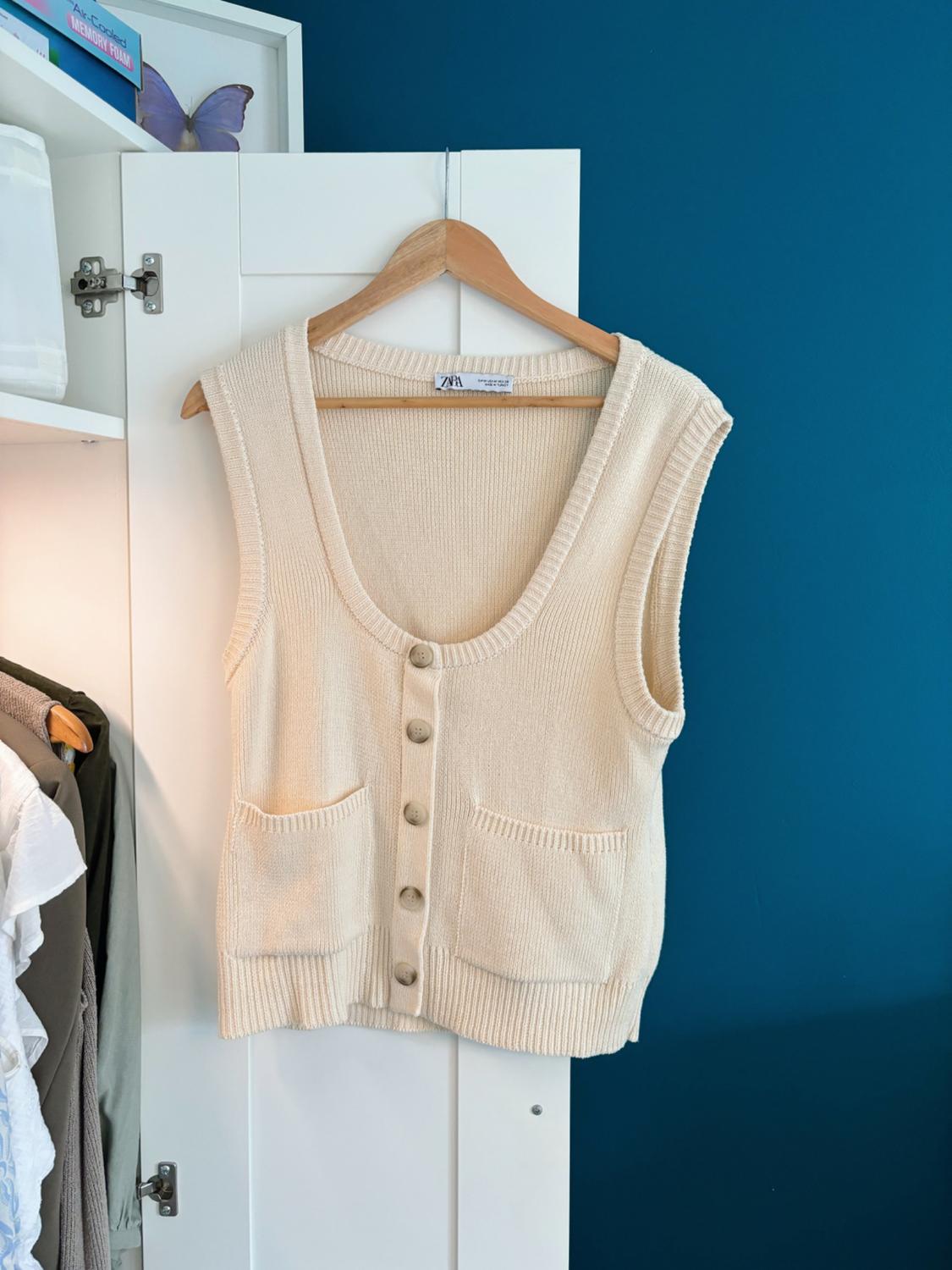 KNIT WAISTCOAT WITH PATCH POCKETS