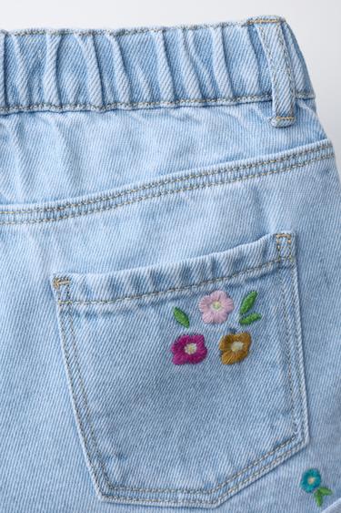 BERMUDA EN JEAN À FLEURS BRODÉES - Bleu clair de Zara - Image 3