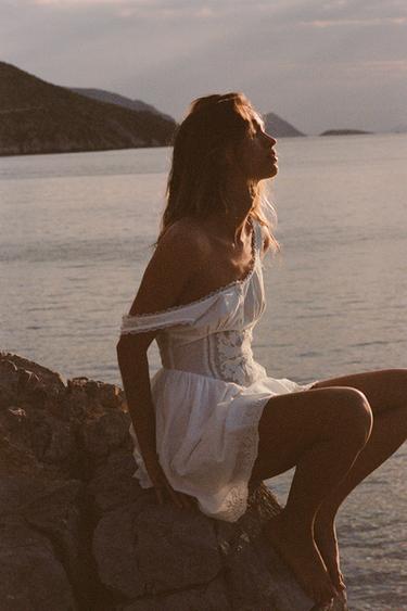 VESTIDO MINI PUNTILLA BORDADOS - Blanco roto de Zara