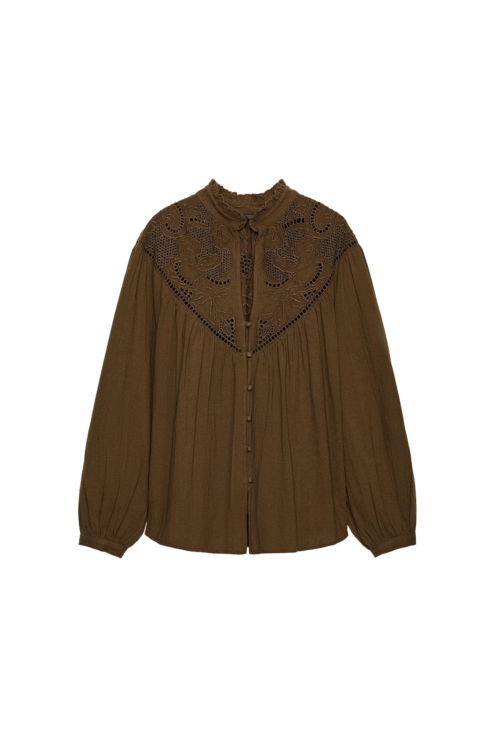 BLUSA BORDADOS PERFORADOS