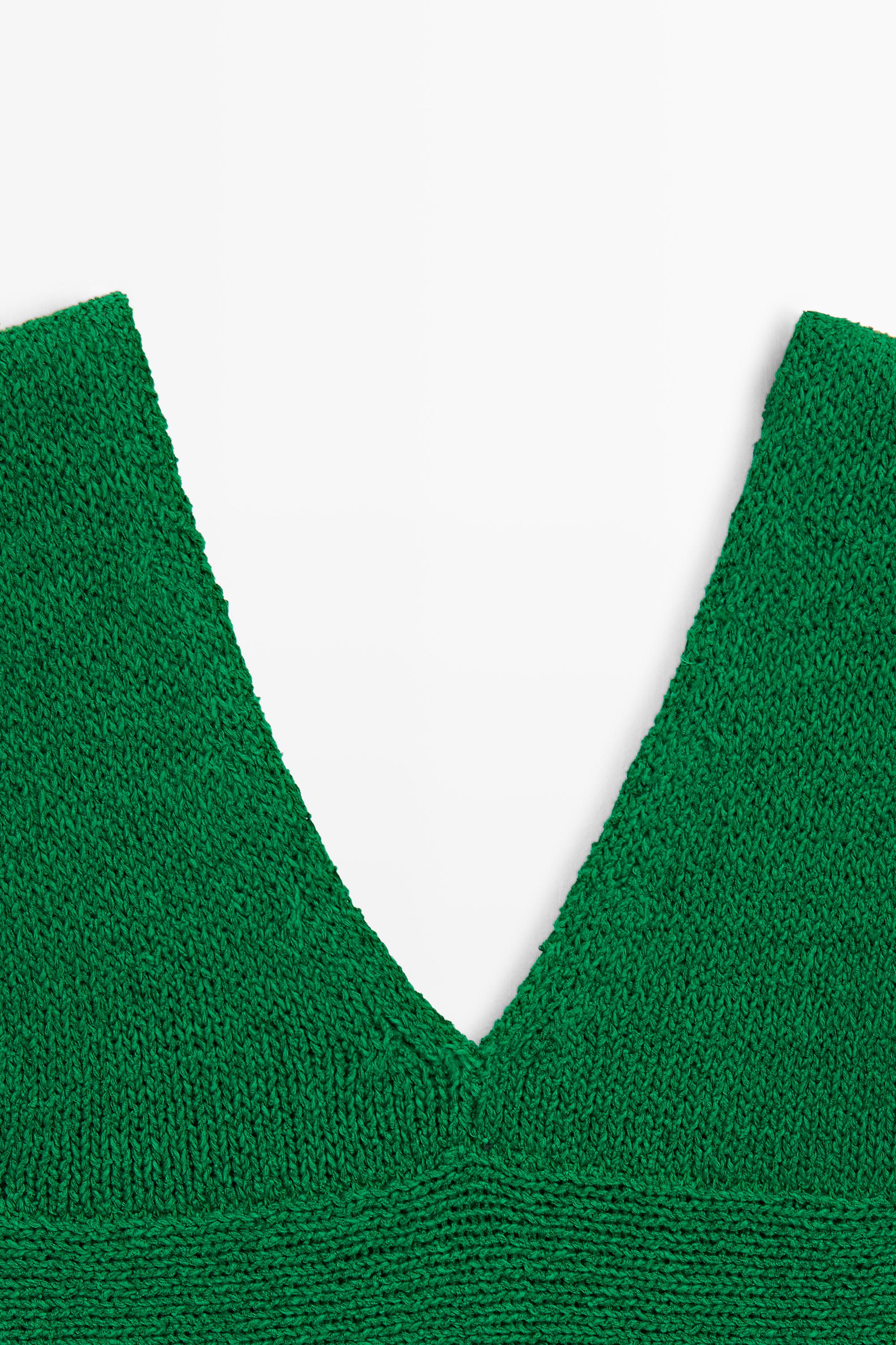 Cotton blend V-neck knit top