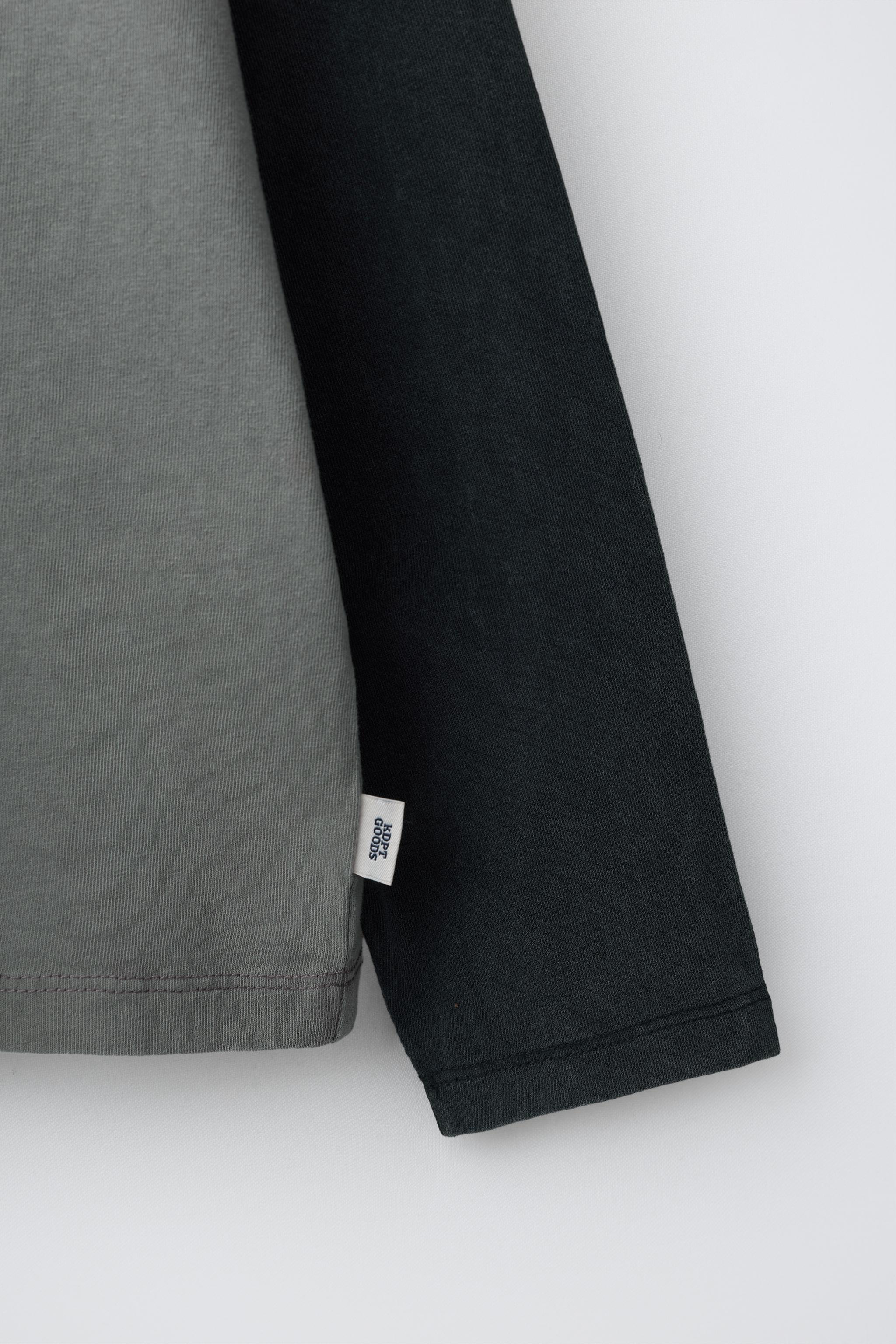CONTRAST RAGLAN LONG SLEEVE T-SHIRT
