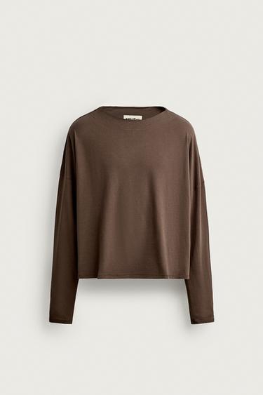CAMISETA CROPPED FIT MANGA LARGA - Marrón de Zara