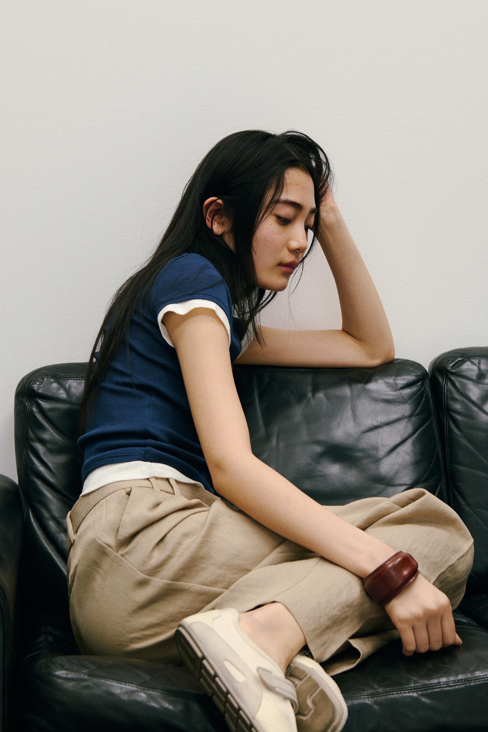 ダブルレイヤードデザインTシャツ - サンド/マール | ZARA