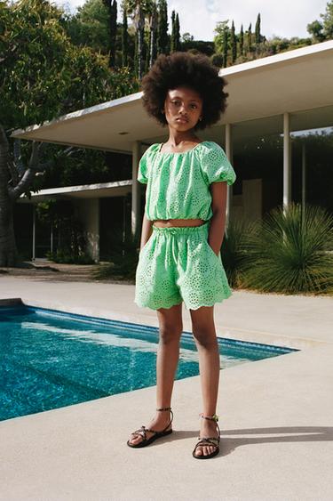 برمودا شيفلي - أخضر الخاص بـ Zara