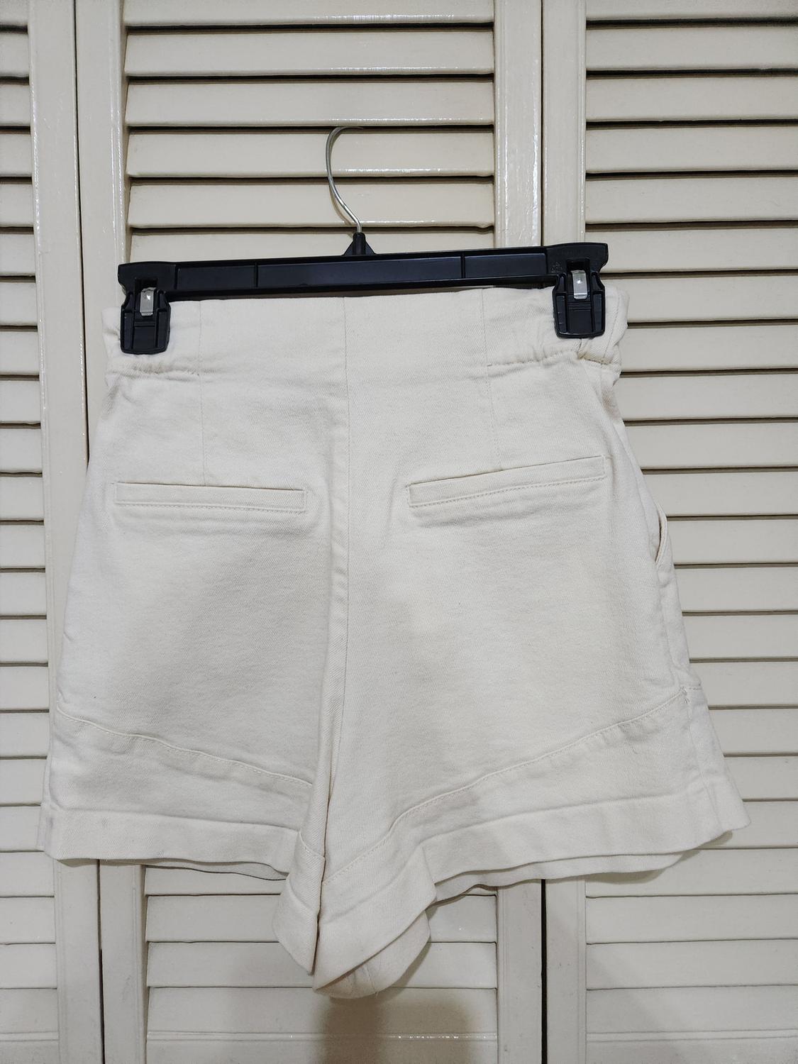 PLEATED SHORTS - Image 2