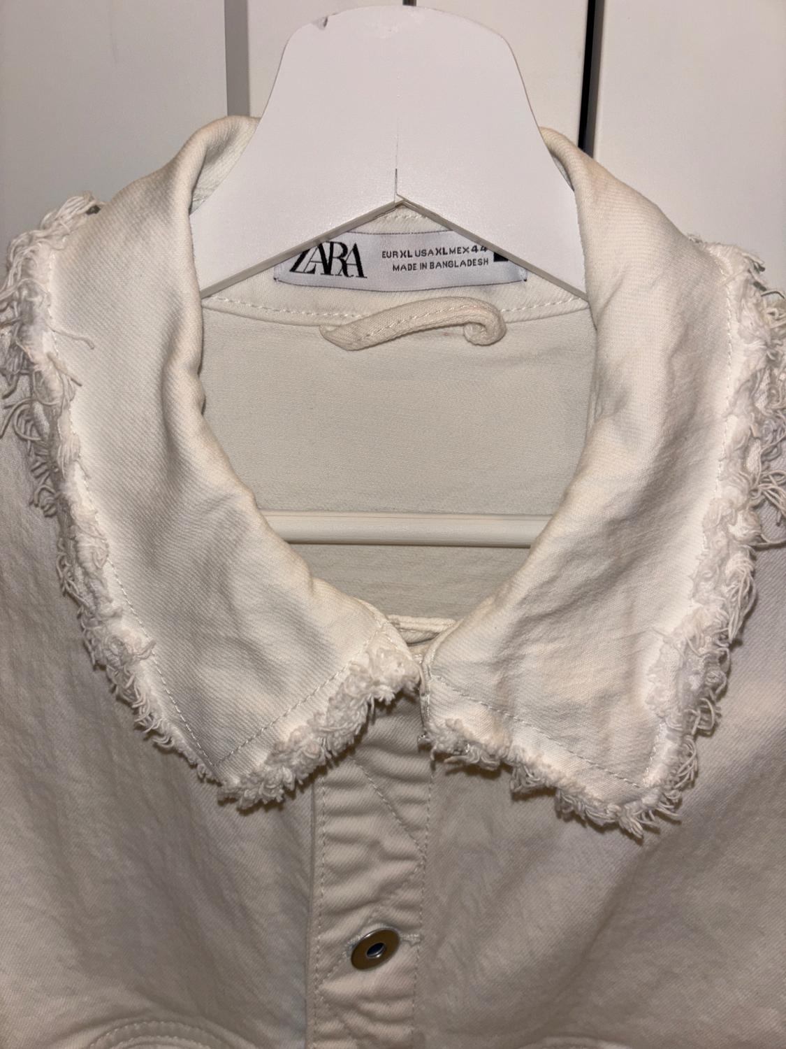 JACKET WITH IRREGULAR TRIMS - Image 3