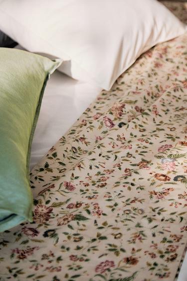 DRAP DE DESSUS SATIN FLORAL (300 FILS) - Beige clair de Zara - Image 4