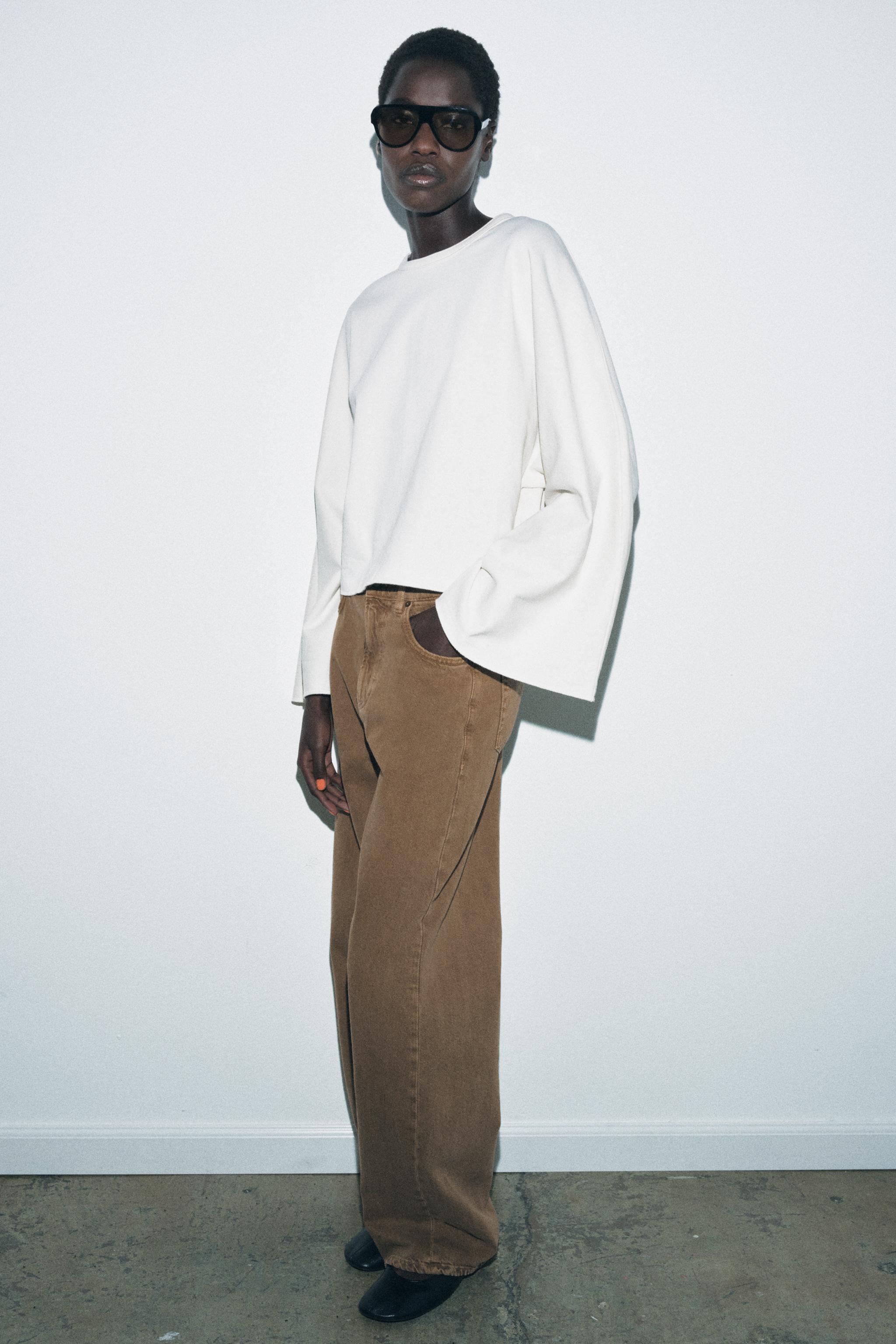 Ameri VINTAGE CAPE DOCKING SHIRTS ホワイト Ameri VINTAGE - Ameri MINI JACKET DOCKING SHIRTS の通販 by momo's