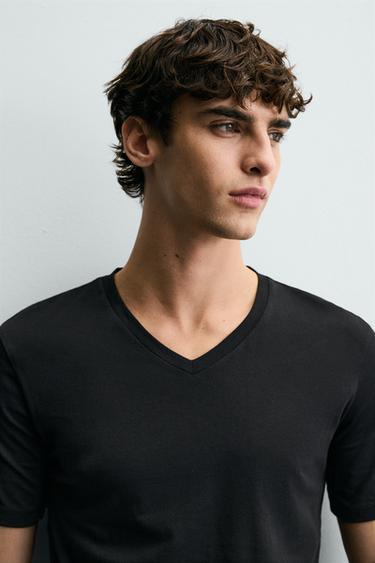 BASIC V-NECK T-SHIRT - Black by Zara