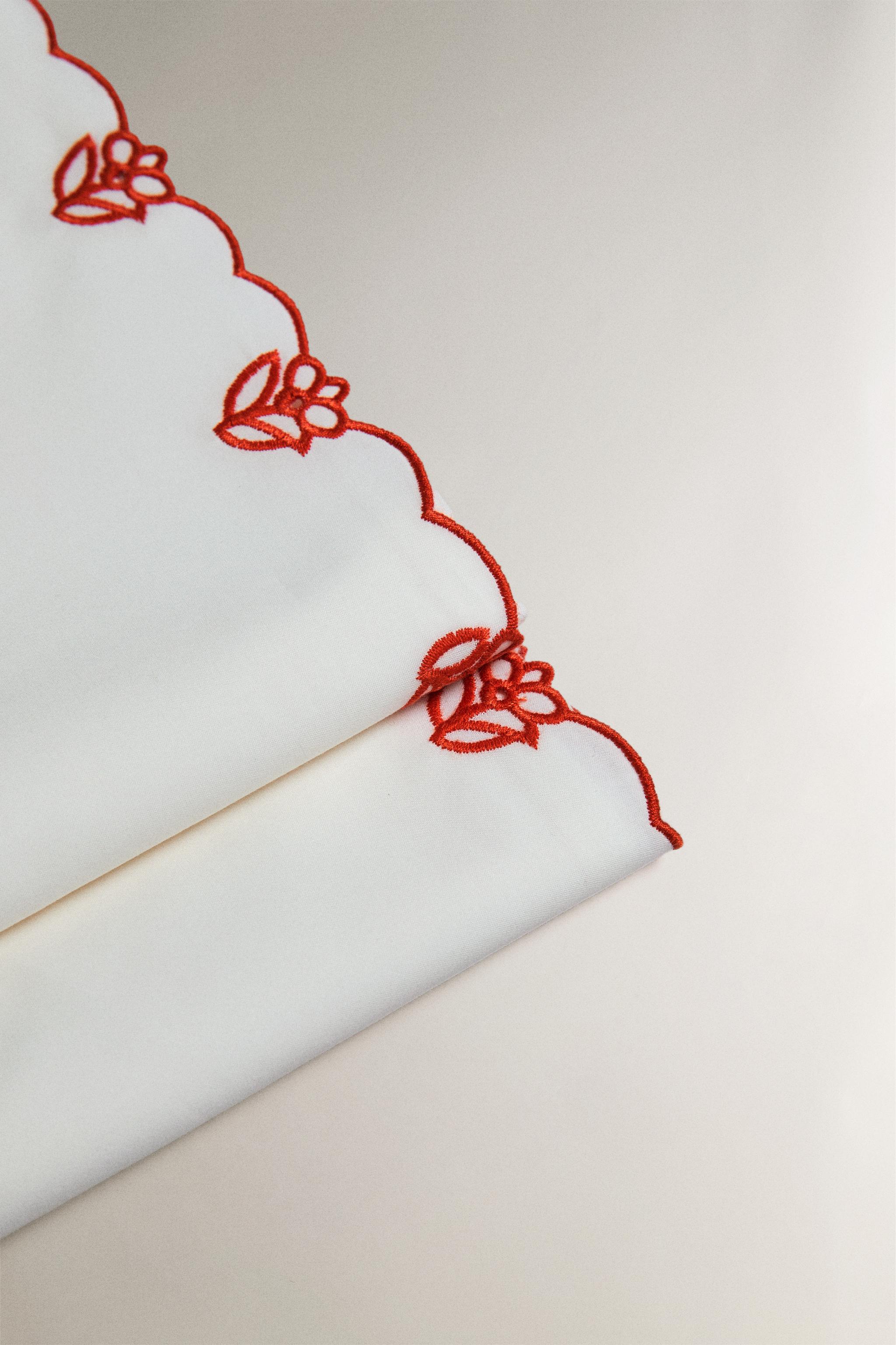 KIDS EMBROIDERED FLORAL FLAT SHEET — Reddish