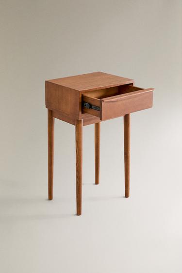 {navn} - {farge} for Zara